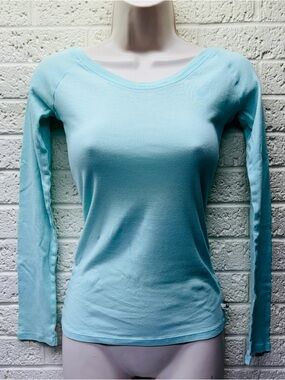 ABERCROMBIE & FITCH Sz M Light Baby Blue Round Neck Long Sleeve Cotton Tee • VG‼